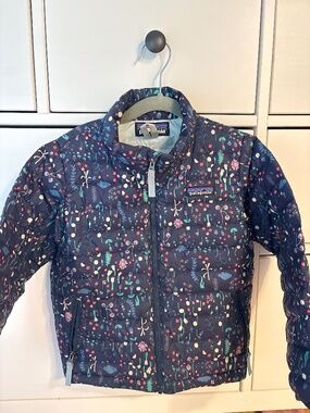 Flower patterned Patagonia Jacket 4T